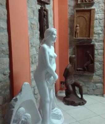 sculture-in-marmo-e-in-legno