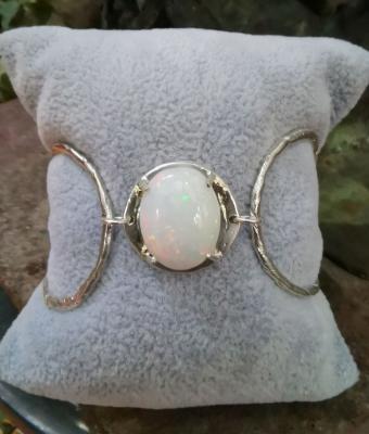 bracciale-semi-rigido-con-opal