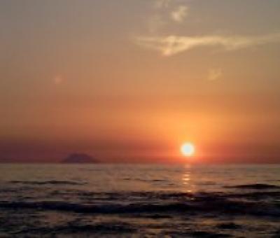 tramonto-sullo-stromboli-da-baia-di-riaci