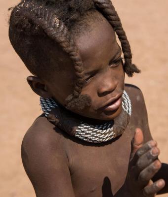 la-trib-himba-in-namibia