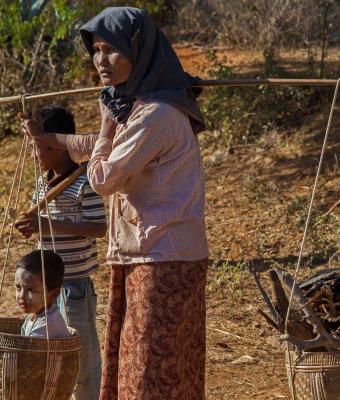 myanmar-donna-con-bambini