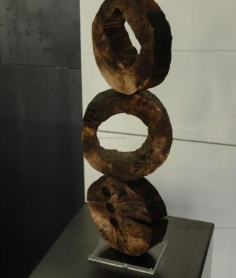 scultura-tre-cerchi-in-legno