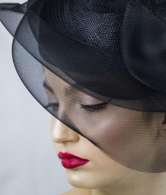 donna-con-cappello