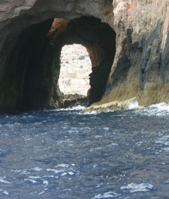 profilo-nella-grotta