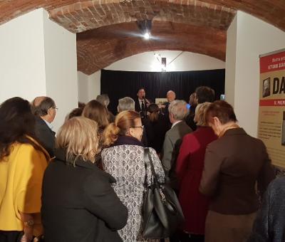 gli-scatti-di-roberto-villa-alla-milano-art-gallery-per-la-mostra-su-dario-fo-curata-da-sgarbi-e-nugnes