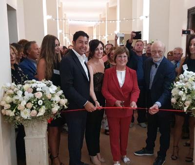 lamezia-terme-maria-brunaccini-inaugura-la-sua-personale-tra-gli-applausi